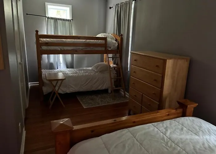 Main Level Rustic Getaway, Woodsy Area Rockford
