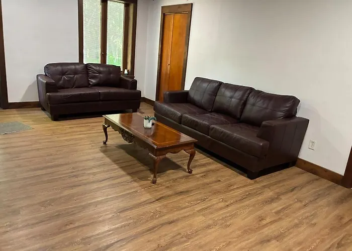 Main Level Rustic Getaway, Woodsy Area