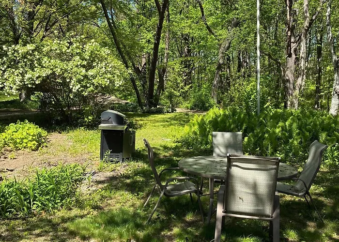Hébergement de vacances Main Level Rustic Getaway, Woodsy Area *